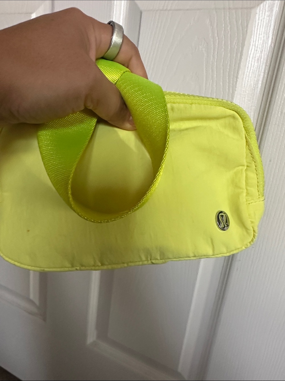 Lululemon Everywhere Belt Bag 1L Highlight Yellow Neon Metal Logo EBB Crossbody